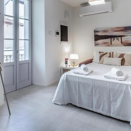 La Breva - - 1 Minuto Dal Centro