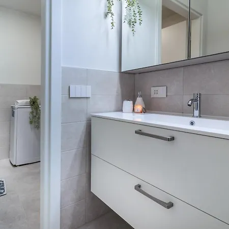 La Breva - - 1 Minuto Dal Centro * קומו