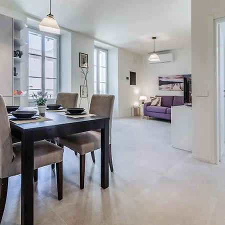 La Breva - - 1 Minuto Dal Centro קומו